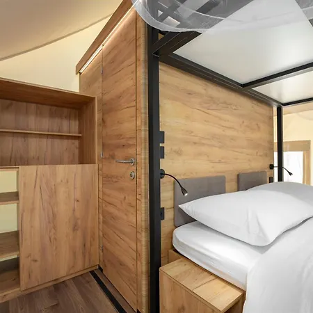 Banki Green Istrian Village - & Glamping Tents Kamp alanı