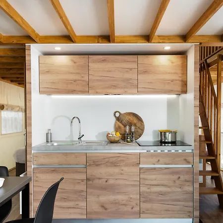 Banki Green Istrian Village - & Glamping Tents Kamp alanı Basici