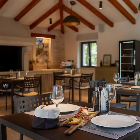 Banki Green Istrian Village - & Glamping Tents Camping *